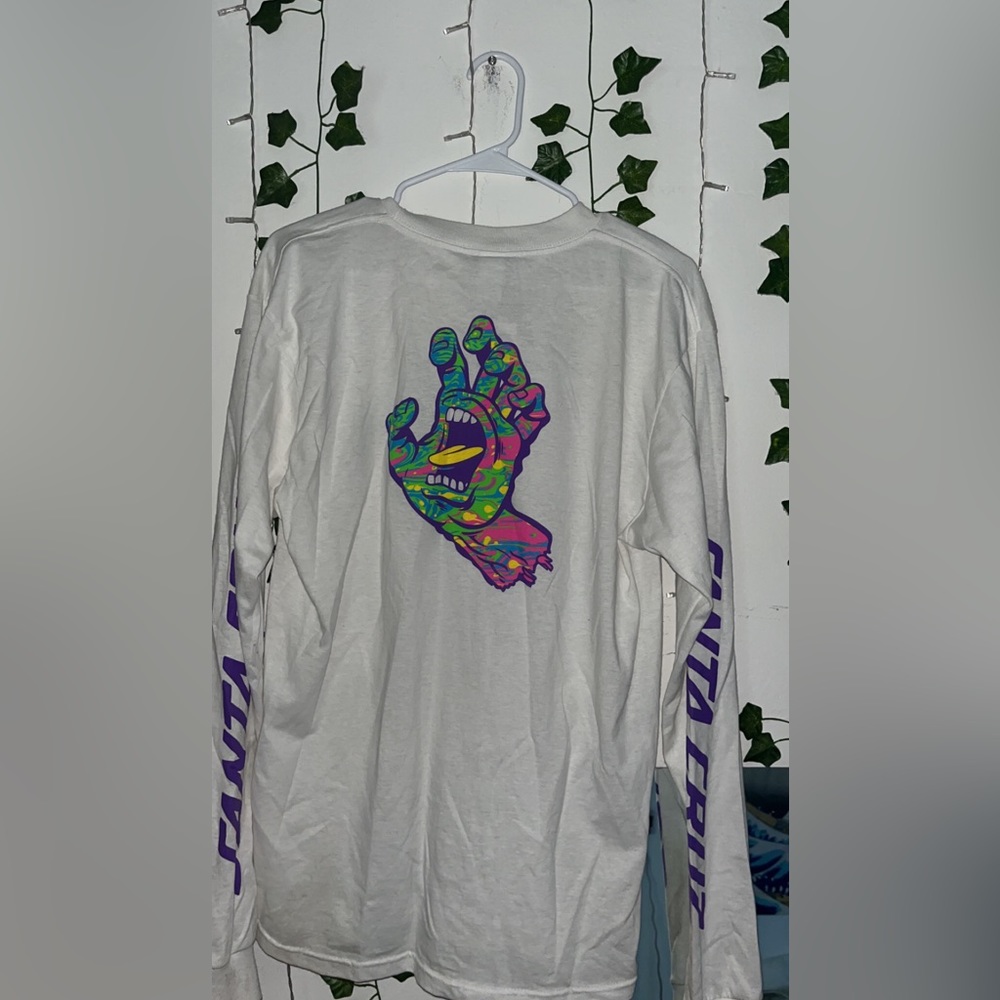 BRAND NEW SANTA CRUZ LONG SLEEVE.